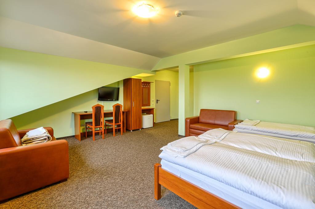 Hotel Tenis 츠르자체 객실 사진